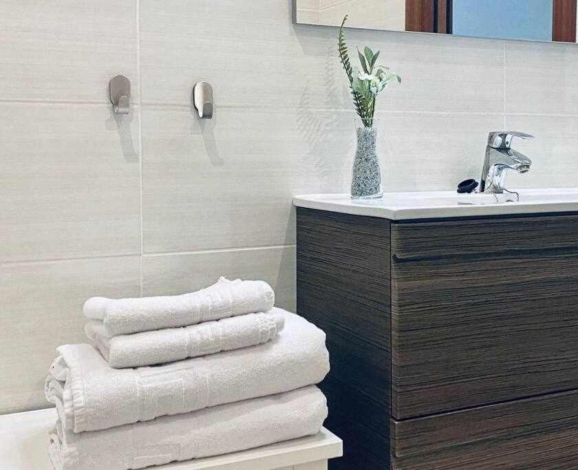 V Apartamentos Morales & Arnal รอนดา ภายนอก รูปภาพ